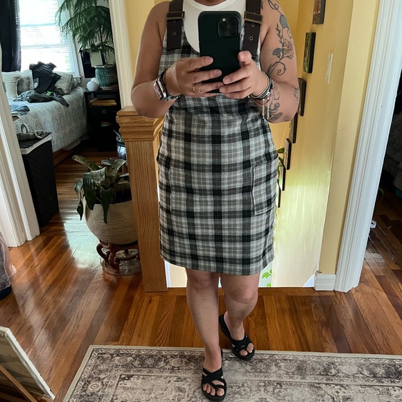 Dress - Picture 2 of 5